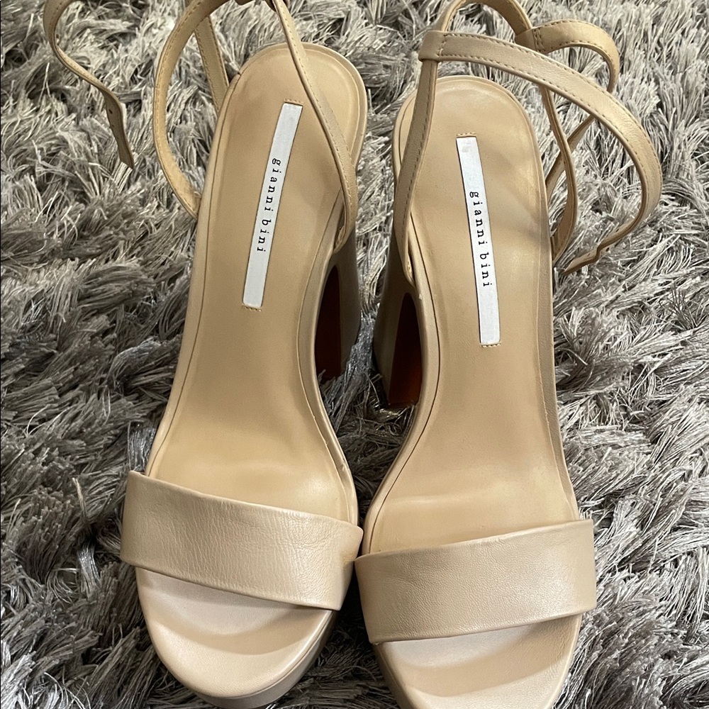Gianvito Rossi Beige Strappy Heels